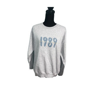 Taylor Swift 1989 (Taylor’s Version) Crewneck Sweatshirt – Size M